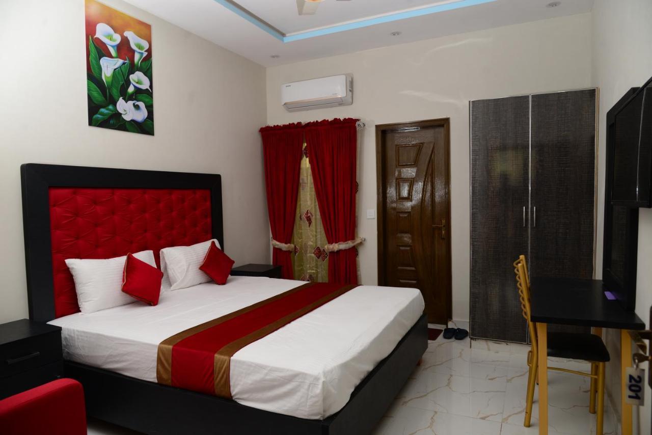 Hotel Deluxe Lahore Exterior foto