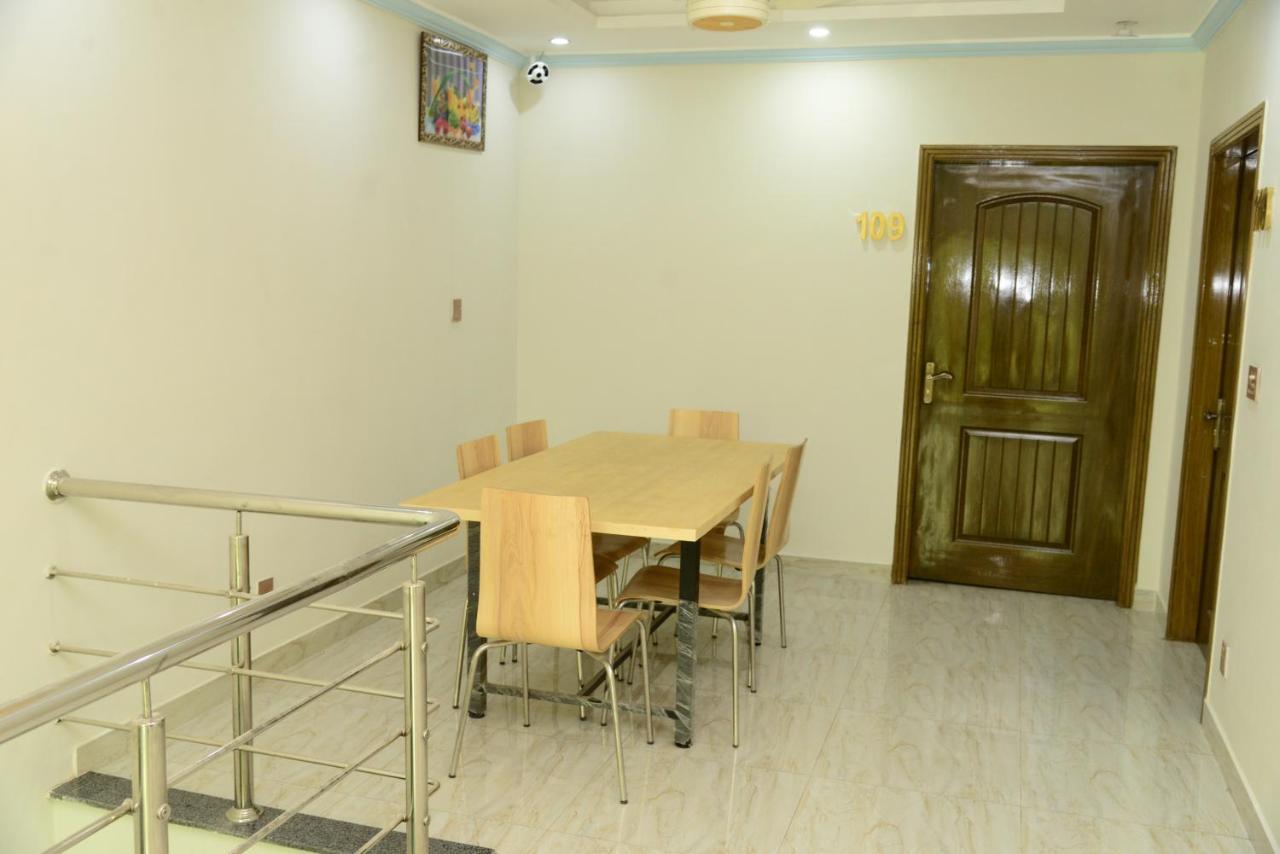 Hotel Deluxe Lahore Exterior foto