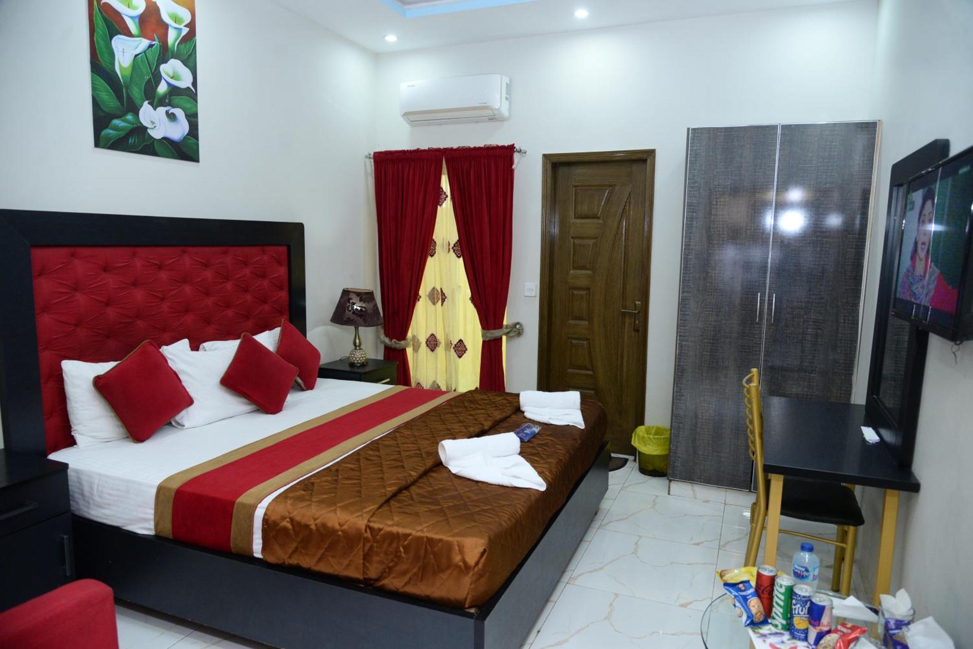 Hotel Deluxe Lahore Exterior foto