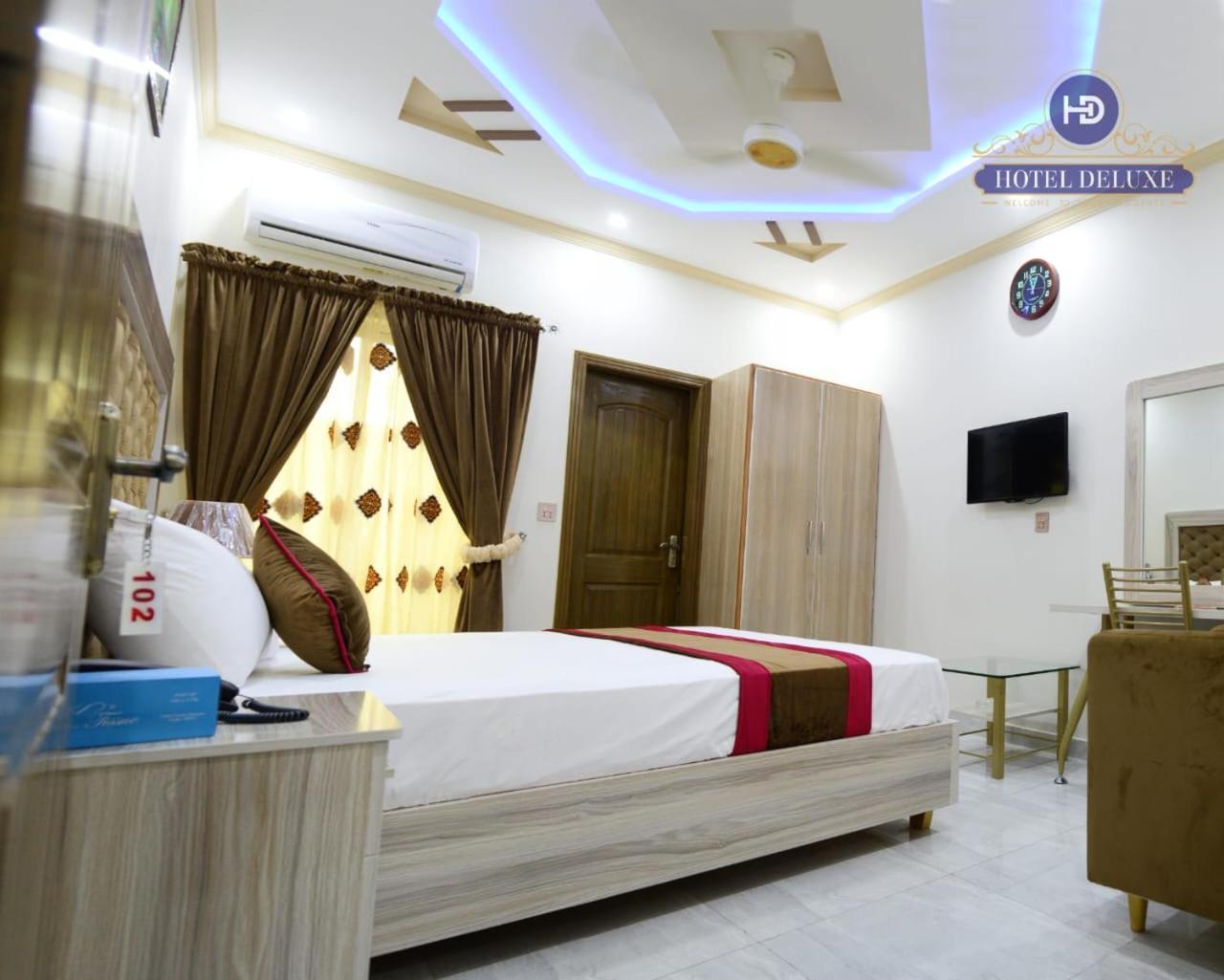 Hotel Deluxe Lahore Exterior foto